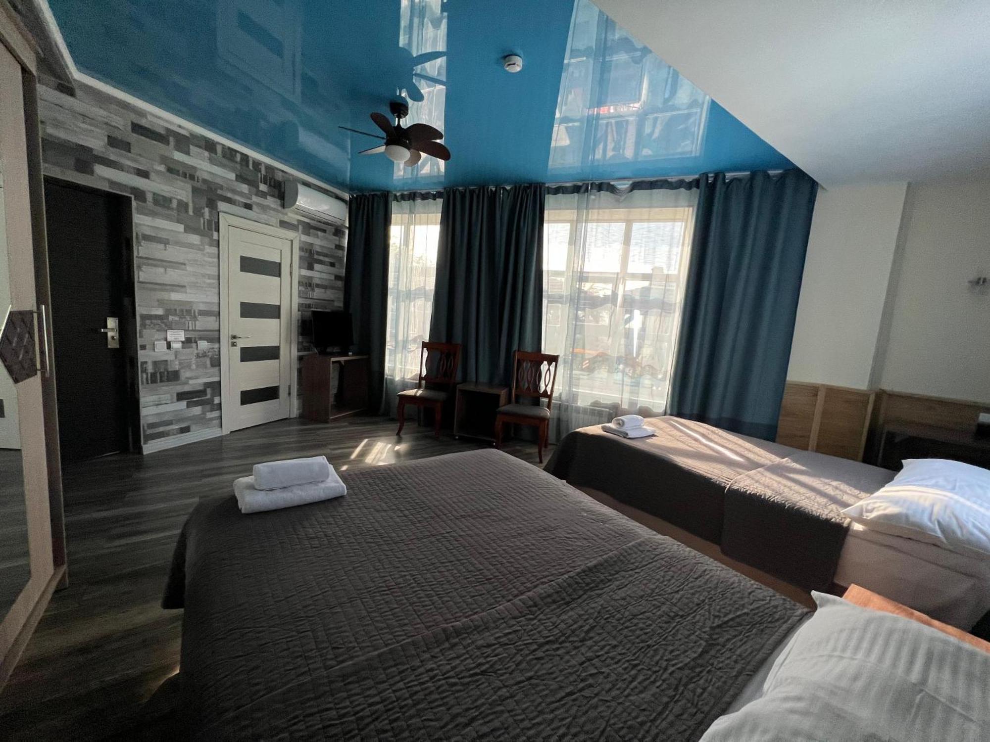 Three Dolphins Hotel Aktau (Mangystau) Exterior foto