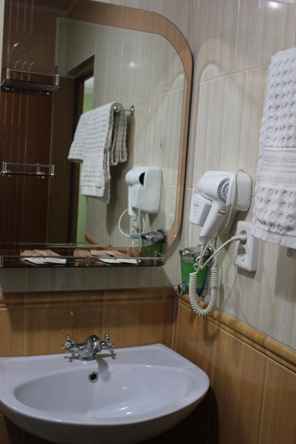 Three Dolphins Hotel Aktau (Mangystau) Exterior foto